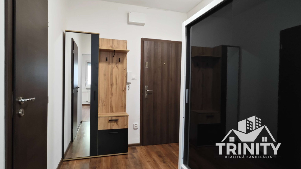 EXKLUZÍVNE - Na prenájom 1-izbový byt v Nových Zámkoch
