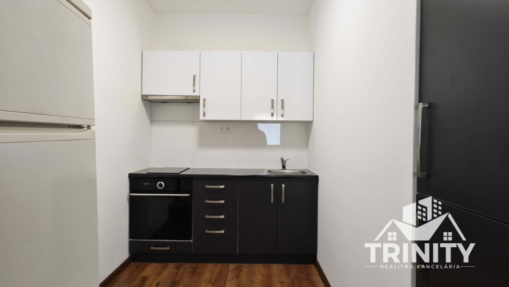 EXKLUZÍVNE - Na prenájom 1-izbový byt v Nových Zámkoch