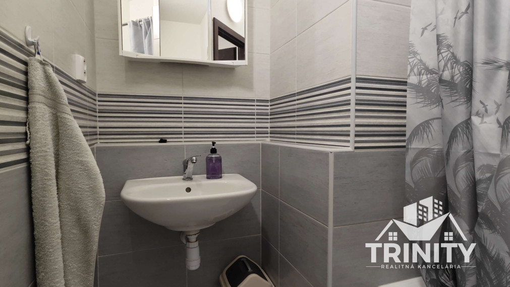 EXKLUZÍVNE - Na prenájom 1-izbový byt v Nových Zámkoch