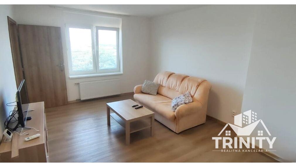 Na prenájom prerobený 1-izbový byt v Nových Zámkoch