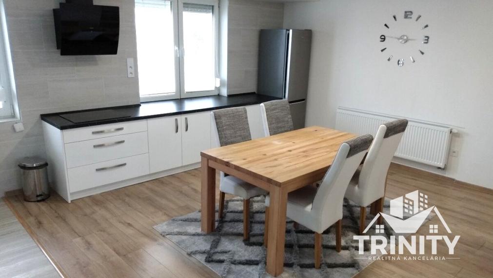 Na prenájom zariadený 2-izbový byt v Palárikove