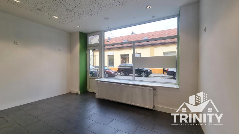 Na prenájom nebytový priestor v centre mesta v Nových Zámkoch
