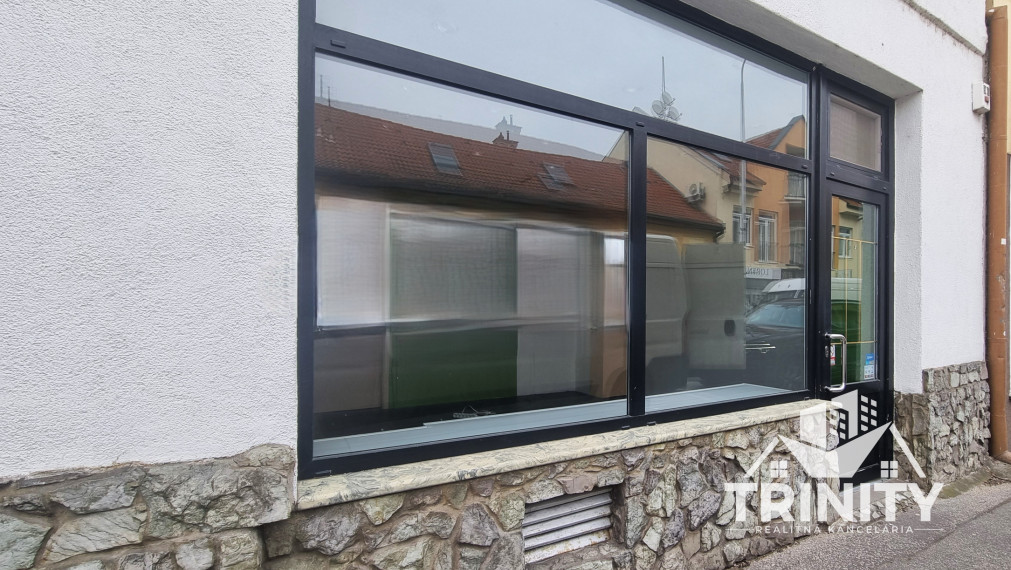 Na prenájom nebytový priestor v centre mesta v Nových Zámkoch