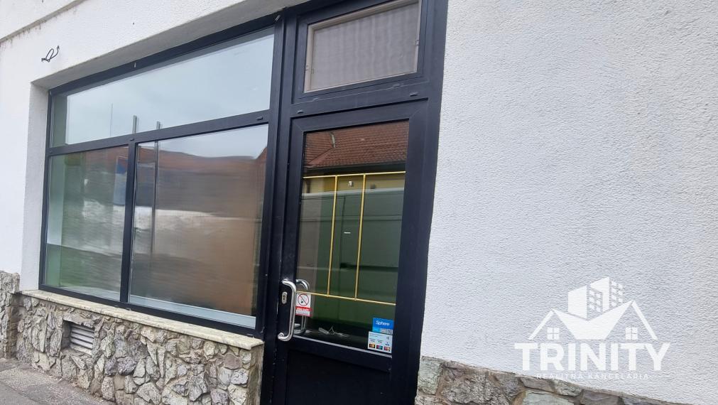 Na prenájom nebytový priestor v centre mesta v Nových Zámkoch