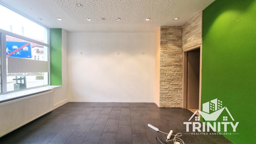 Na prenájom nebytový priestor v centre mesta v Nových Zámkoch