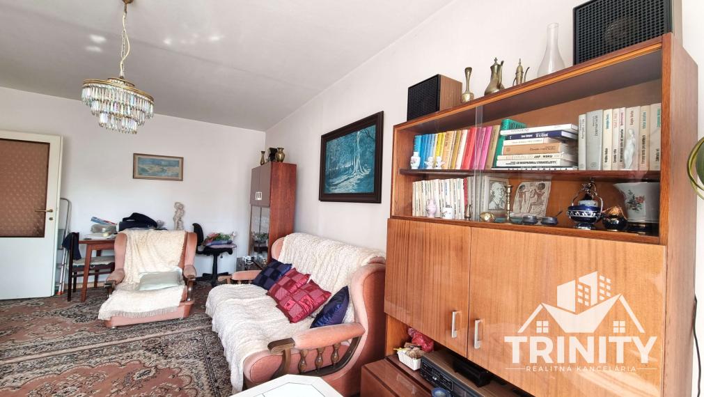 Na predaj priestranný 3-izbový byt  s balkónom v meste Nové Zámky