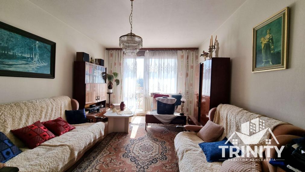 Na predaj priestranný 3-izbový byt  s balkónom v meste Nové Zámky