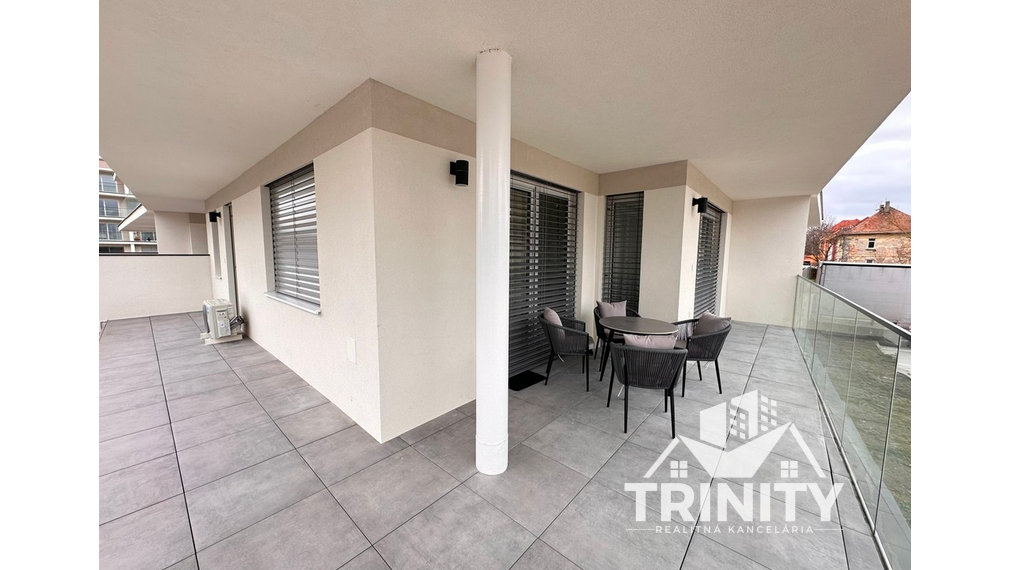 Na prenájom nadštandardne zariadený 2-izbový byt v Nových Zámkoch