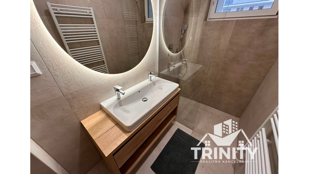 Na prenájom nadštandardne zariadený 2-izbový byt v Nových Zámkoch