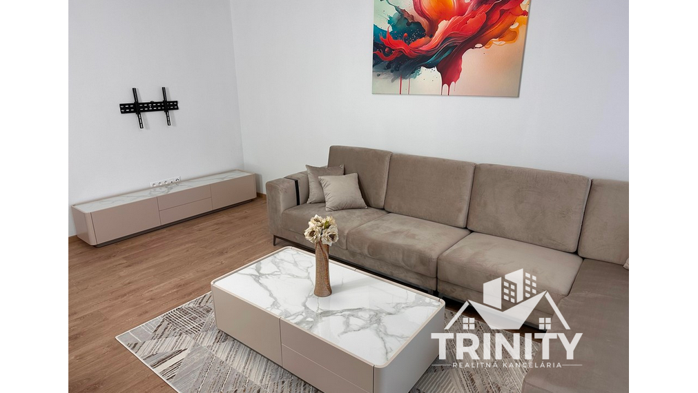 Na prenájom nadštandardne zariadený 2-izbový byt v Nových Zámkoch