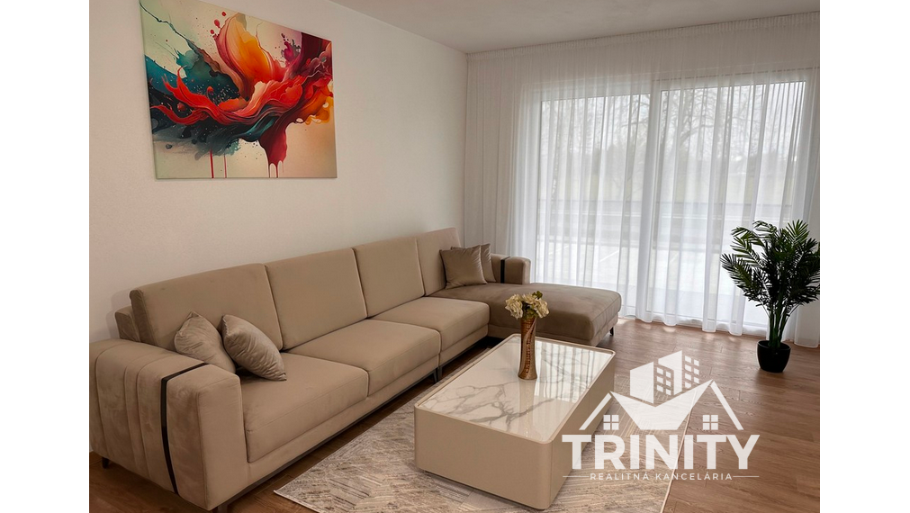 Na prenájom nadštandardne zariadený 2-izbový byt v Nových Zámkoch