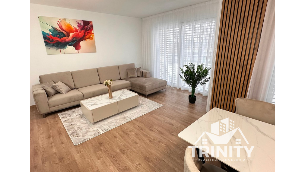 Na prenájom nadštandardne zariadený 2-izbový byt v Nových Zámkoch