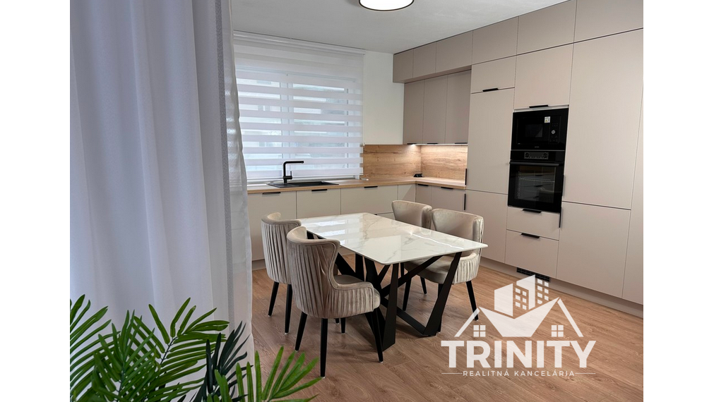 Na prenájom nadštandardne zariadený 2-izbový byt v Nových Zámkoch