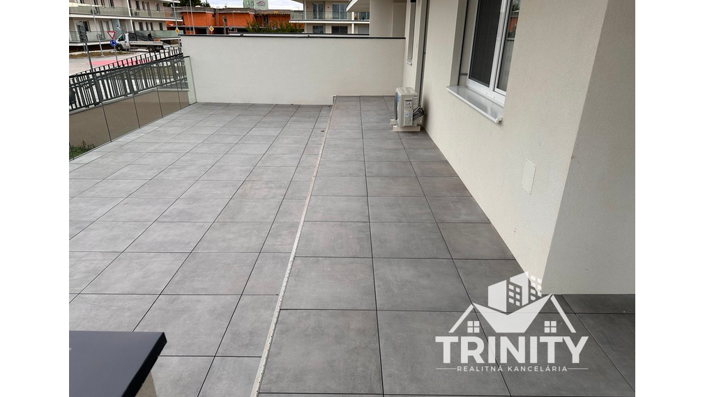 Na prenájom nadštandardne zariadený 2-izbový byt v Nových Zámkoch