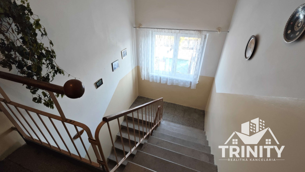 Na predaj tehlový 2-izbový byt s garážou v Nových Zámkoch