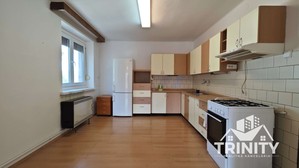 Na predaj tehlový 2-izbový byt s garážou v Nových Zámkoch