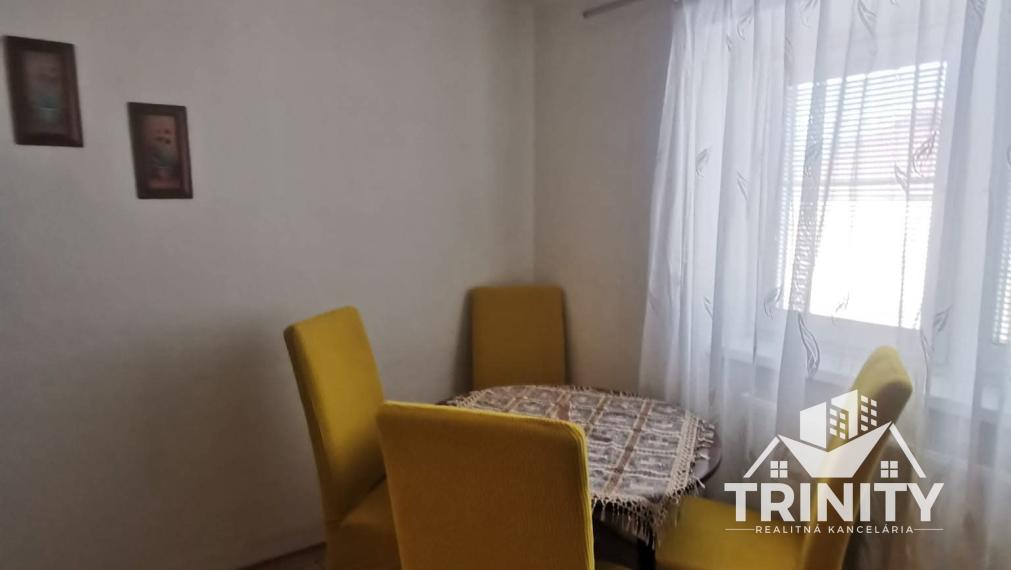 Na prenájom 2-izbový byt pri centre v Nových Zámkoch