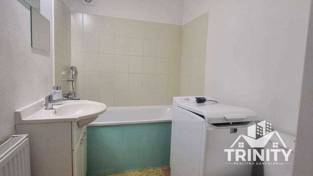 Na prenájom 2-izbový byt v centre mesta Nové Zámky