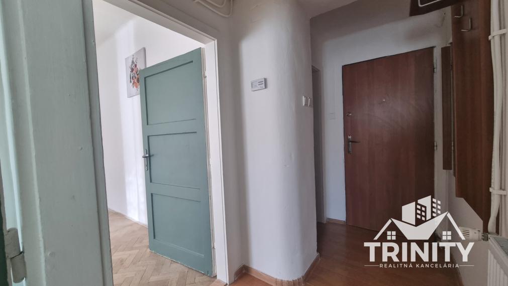 Na prenájom 2-izbový byt v centre mesta Nové Zámky