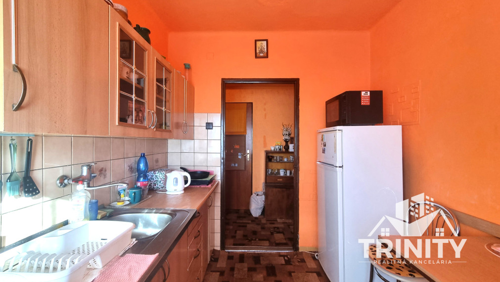 Na predaj 3-izbový byt s garážou v obci Dvory nad Žitavou