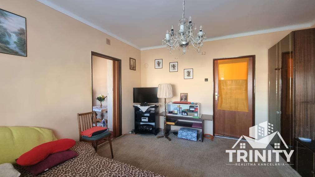 Na predaj 3-izbový byt s garážou v obci Dvory nad Žitavou