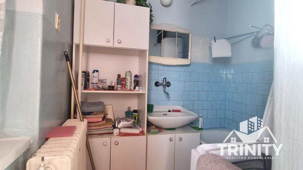 Na predaj 3-izbový byt s garážou v obci Dvory nad Žitavou