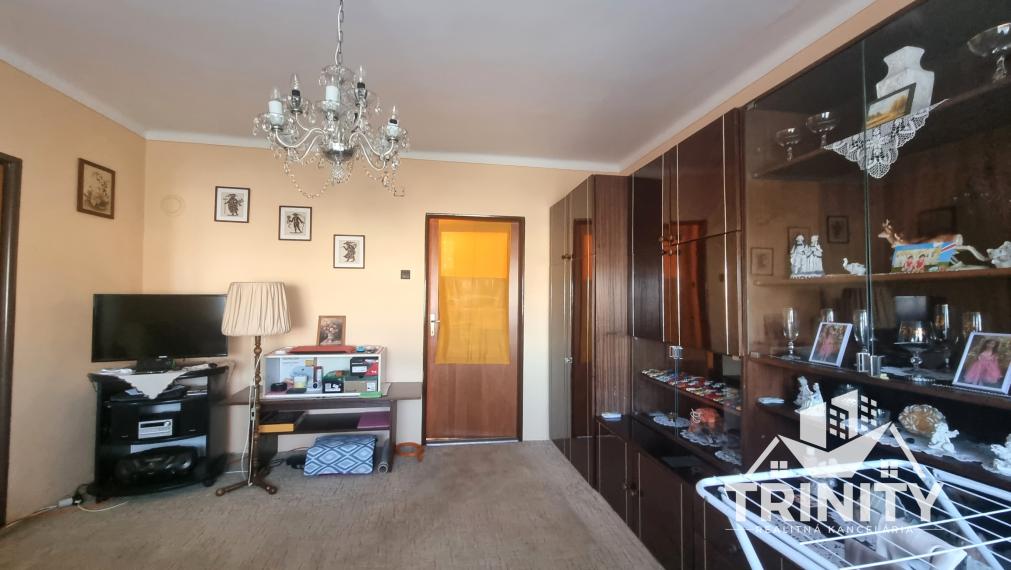 Na predaj 3-izbový byt s garážou v obci Dvory nad Žitavou