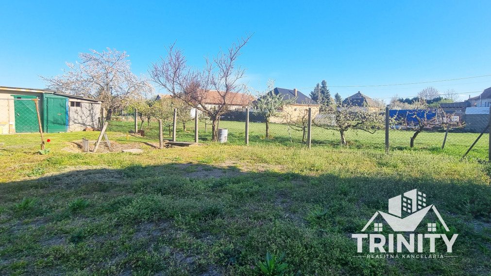 Na predaj 3-izbový byt s garážou v obci Dvory nad Žitavou