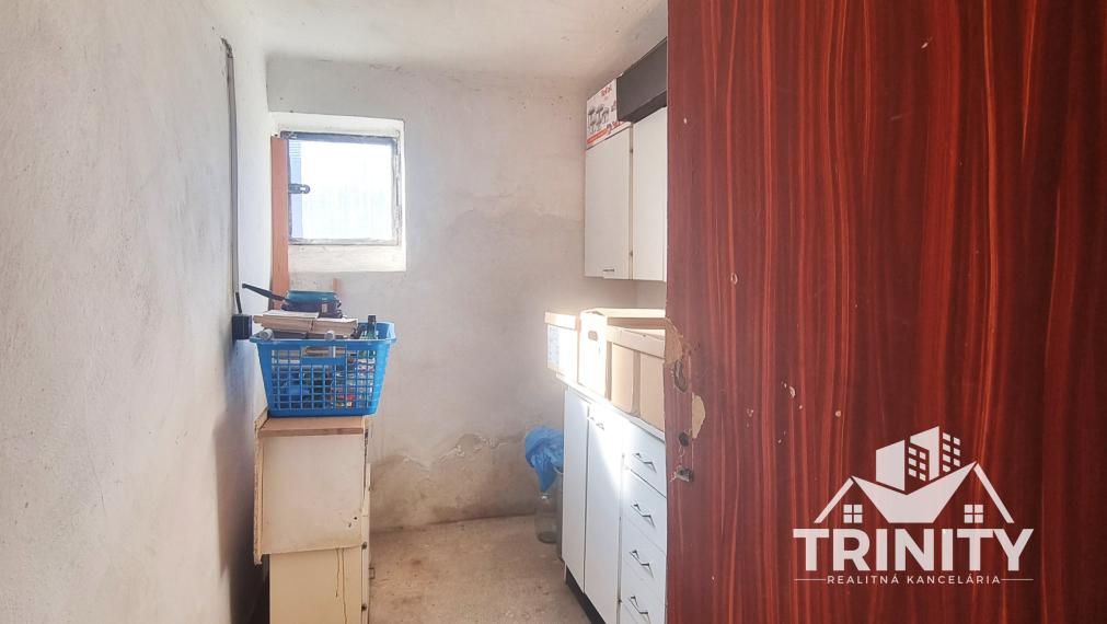 Na predaj 3-izbový byt s garážou v obci Dvory nad Žitavou