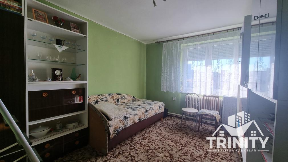 Na predaj 3-izbový byt s garážou v obci Dvory nad Žitavou