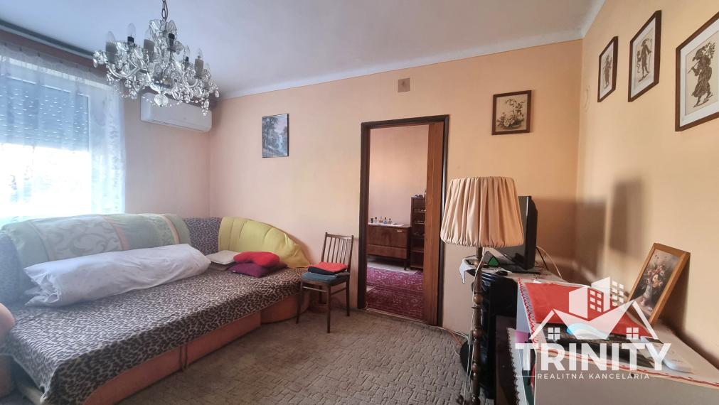 Na predaj 3-izbový byt s garážou v obci Dvory nad Žitavou