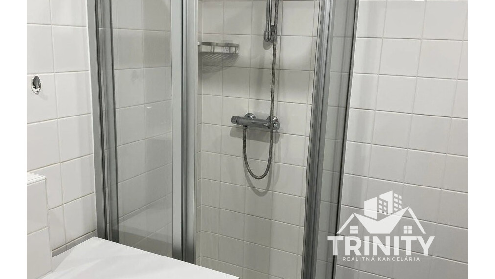 Na predaj 3-izbový byt s balkónom v Nových Zámkoch