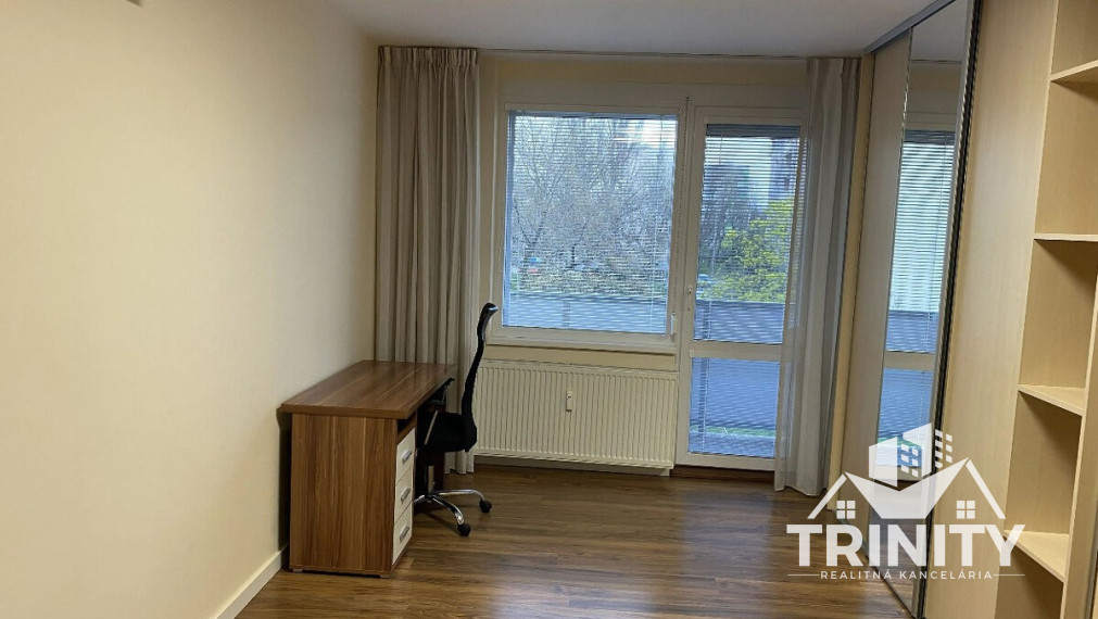 Na predaj 3-izbový byt s balkónom v Nových Zámkoch