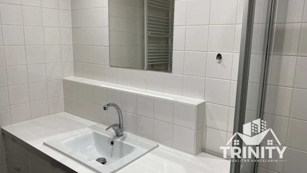 Na predaj 3-izbový byt s balkónom v Nových Zámkoch