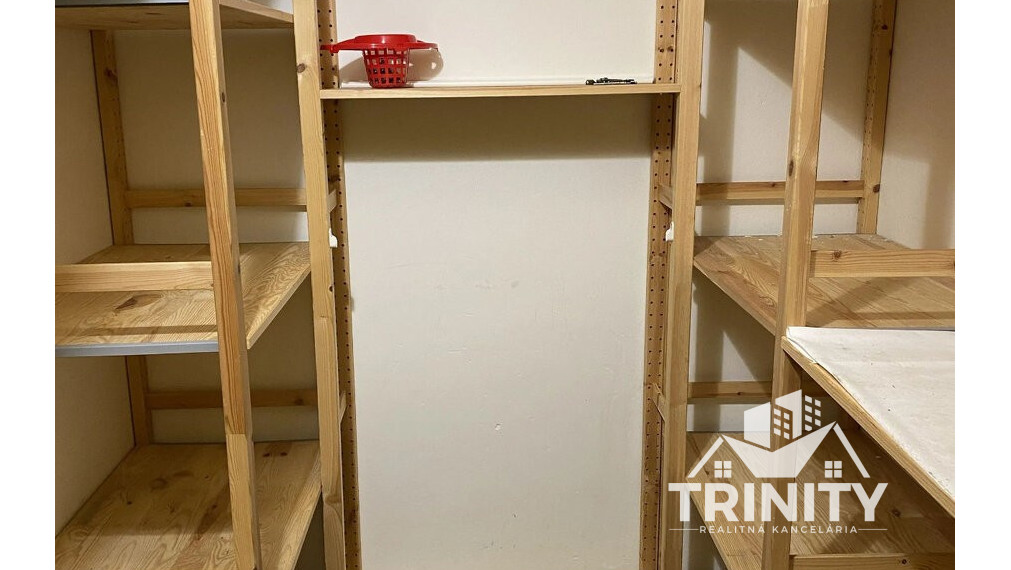 Na predaj 3-izbový byt s balkónom v Nových Zámkoch