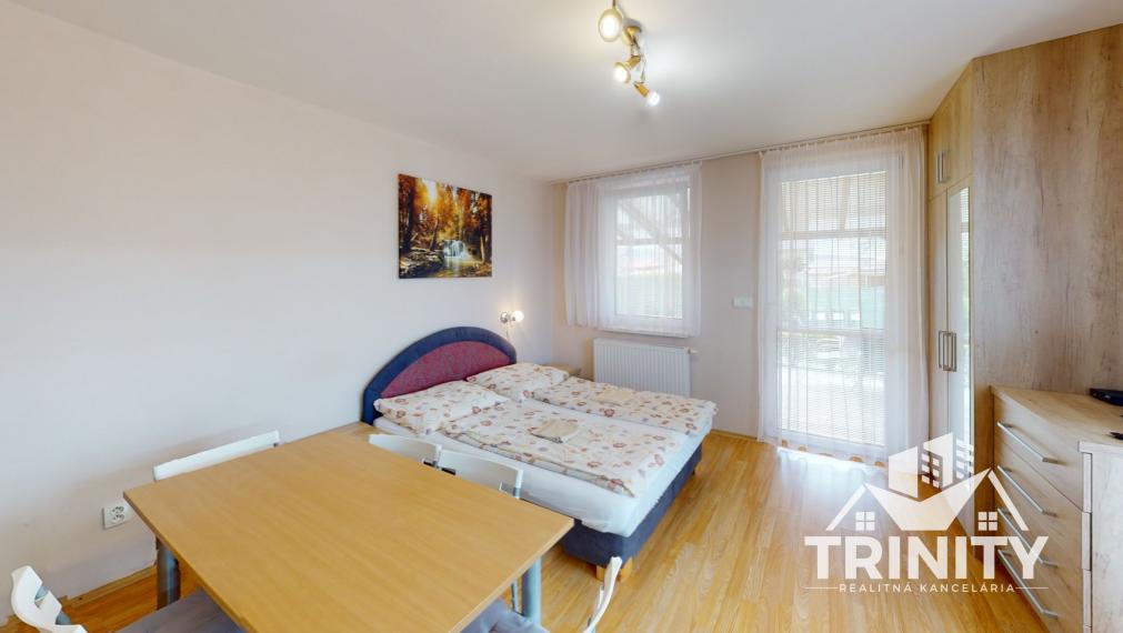 EXKLUZÍVNE - Na predaj penzión / ubytovacie zariadenie v obci Podhájska