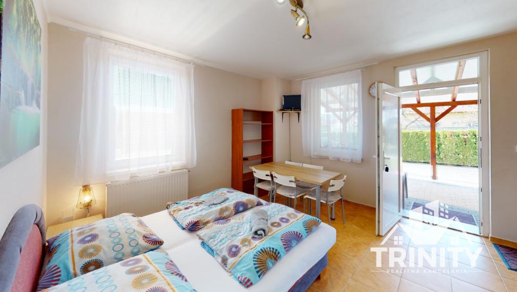 EXKLUZÍVNE - Na predaj penzión / ubytovacie zariadenie v obci Podhájska