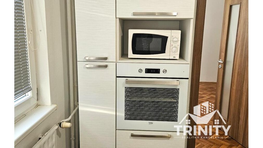 Na prenájom prerobený 1-izbový byt v meste Šurany