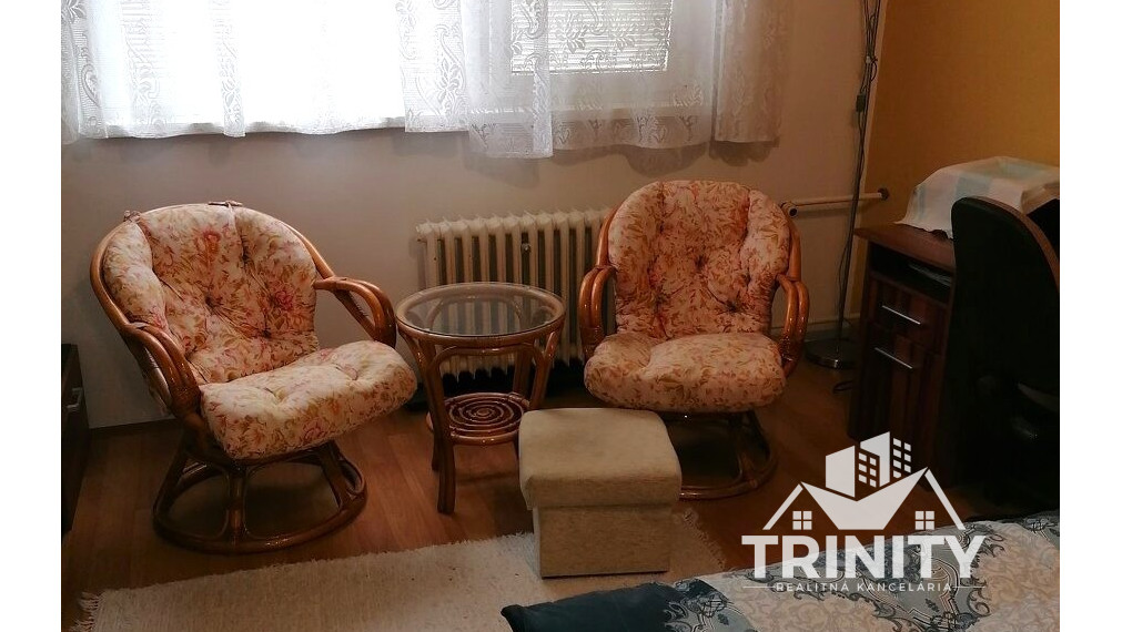 Na predaj 1-izbový byt (zariadený, prerobený) v Nových Zámkoch