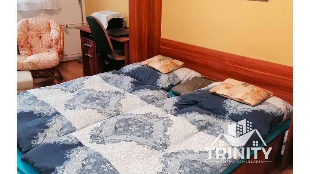 Na predaj 1-izbový byt (zariadený, prerobený) v Nových Zámkoch