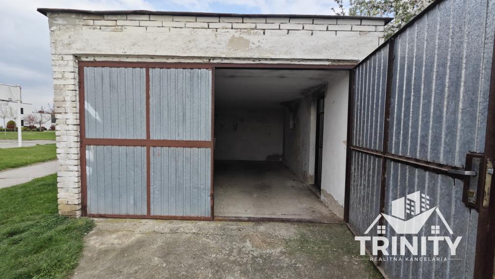 IB AU NÁS - Na prenájom murovaná garáž v Nových Zámkoch