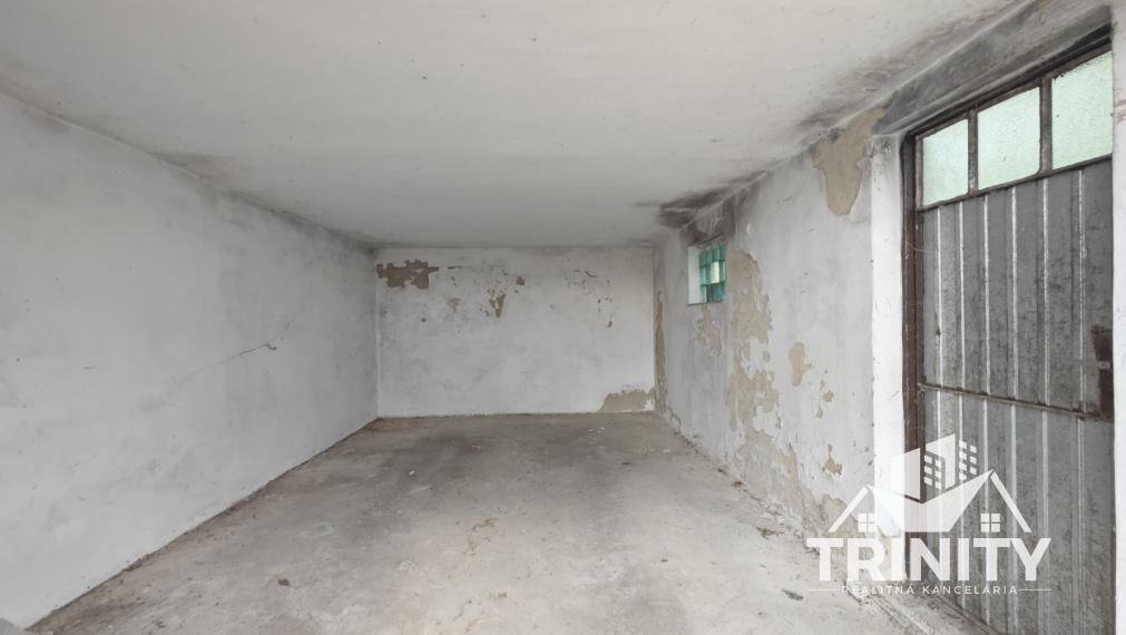 IB AU NÁS - Na prenájom murovaná garáž v Nových Zámkoch