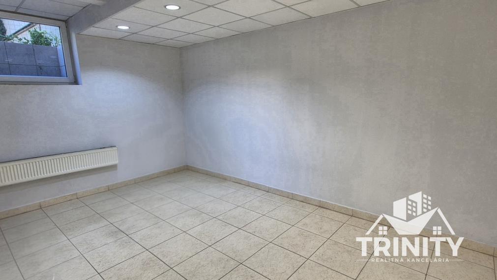 Na prenájom obchodné priestory v širšom centre mesta Nové Zámky