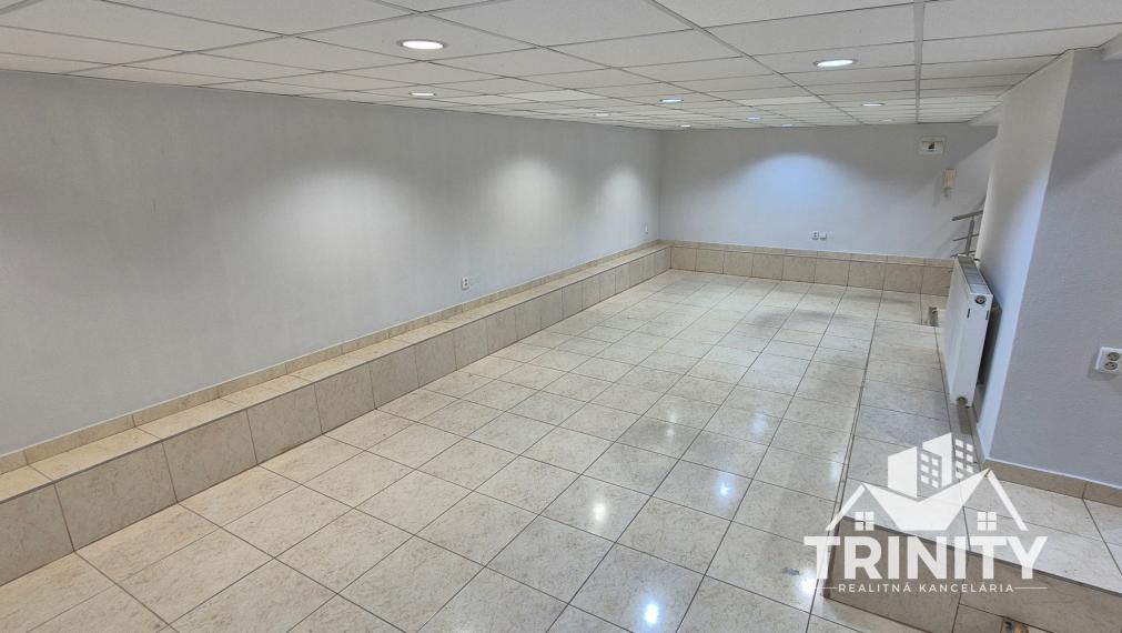 Na prenájom obchodné priestory v širšom centre mesta Nové Zámky