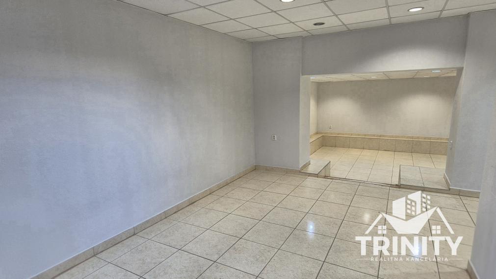 Na prenájom obchodné priestory v širšom centre mesta Nové Zámky