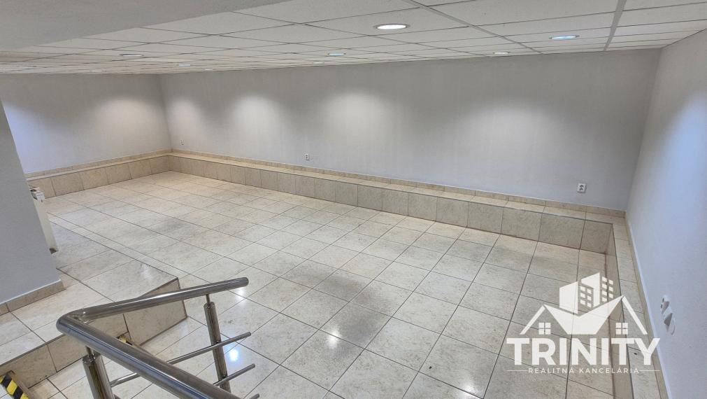 Na prenájom obchodné priestory v širšom centre mesta Nové Zámky