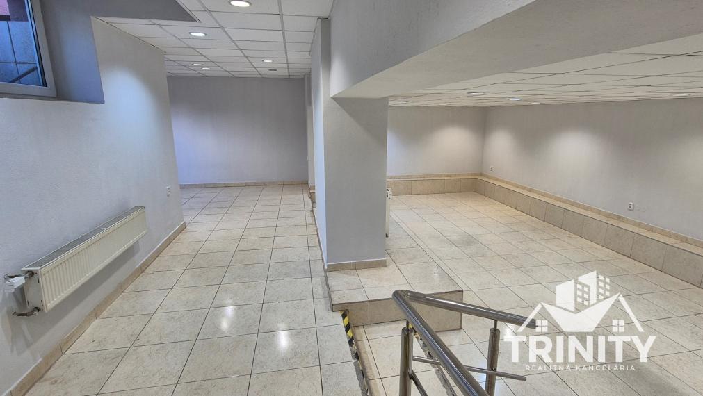 Na prenájom obchodné priestory v širšom centre mesta Nové Zámky