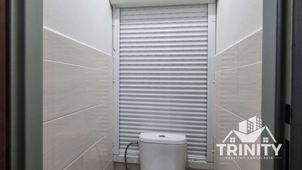 Na predaj zariadený 2-izbový byt s loggiou v meste Nové Zámky