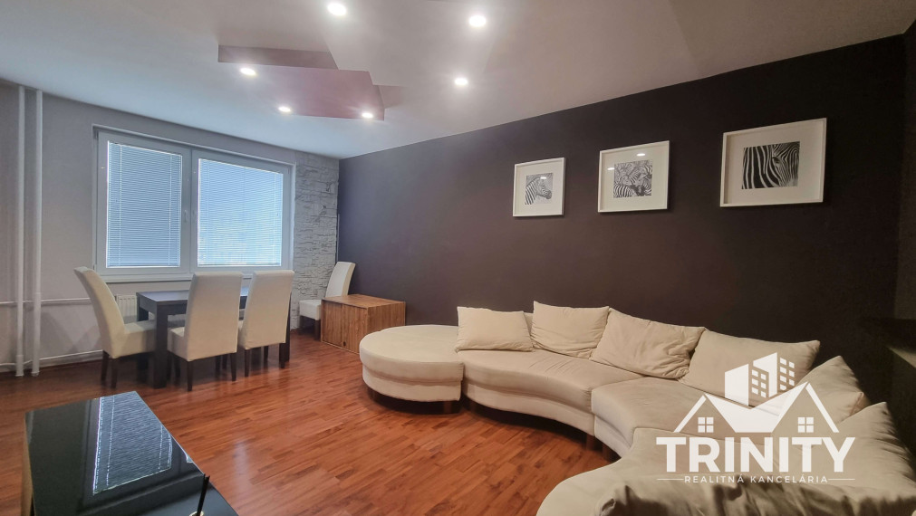 Na predaj zariadený 2-izbový byt s loggiou v meste Nové Zámky