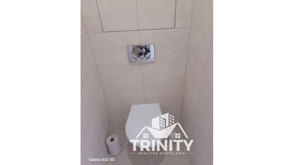 Na prenájom kompletne zariadený 2-izbový byt s loggiou v meste Šurany